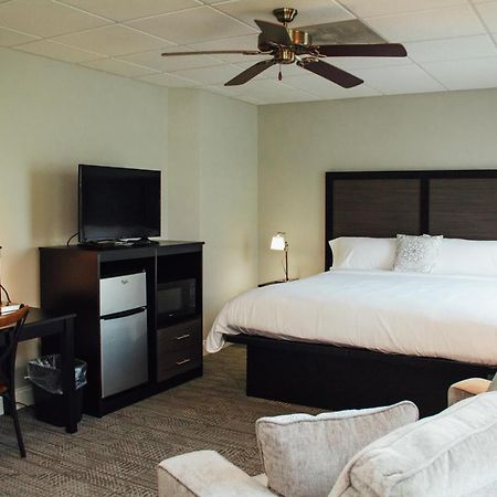 Country Squire Inn And Suites New Holland Екстериор снимка