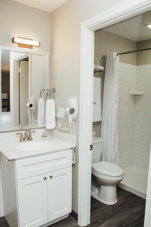 Country Squire Inn And Suites New Holland Екстериор снимка