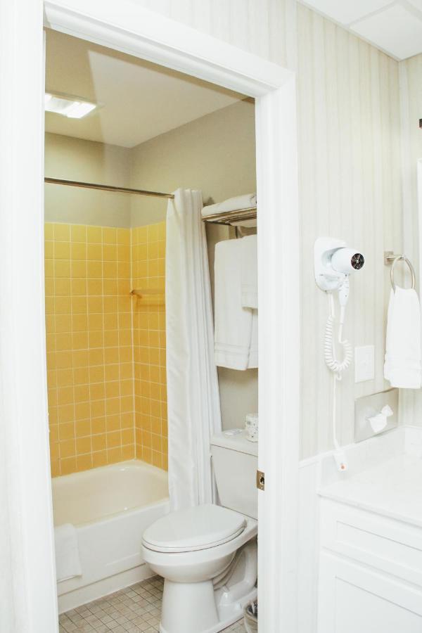 Country Squire Inn And Suites New Holland Екстериор снимка