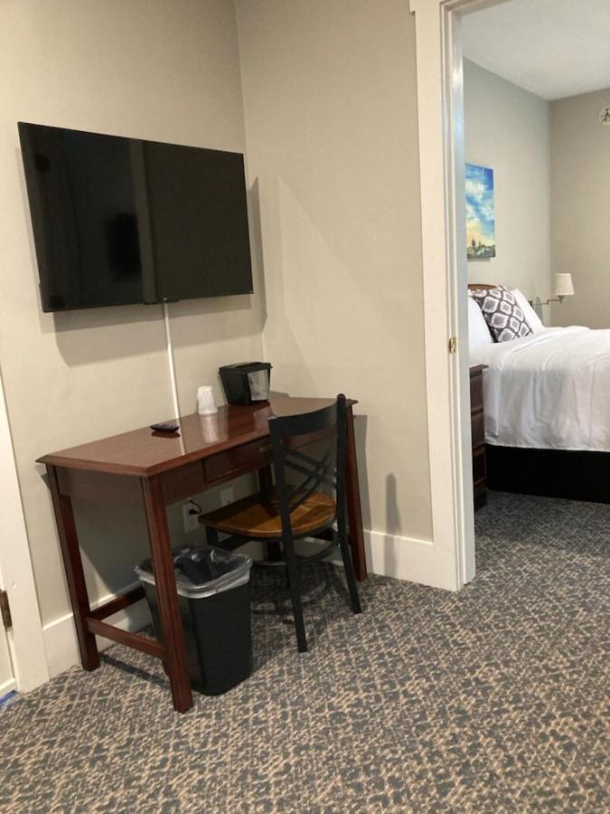 Country Squire Inn And Suites New Holland Екстериор снимка