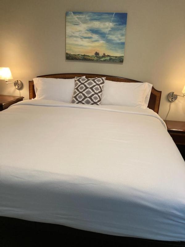 Country Squire Inn And Suites New Holland Екстериор снимка