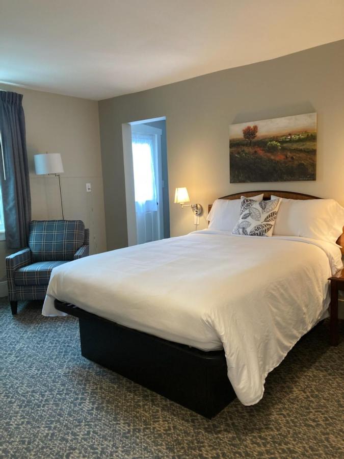 Country Squire Inn And Suites New Holland Екстериор снимка