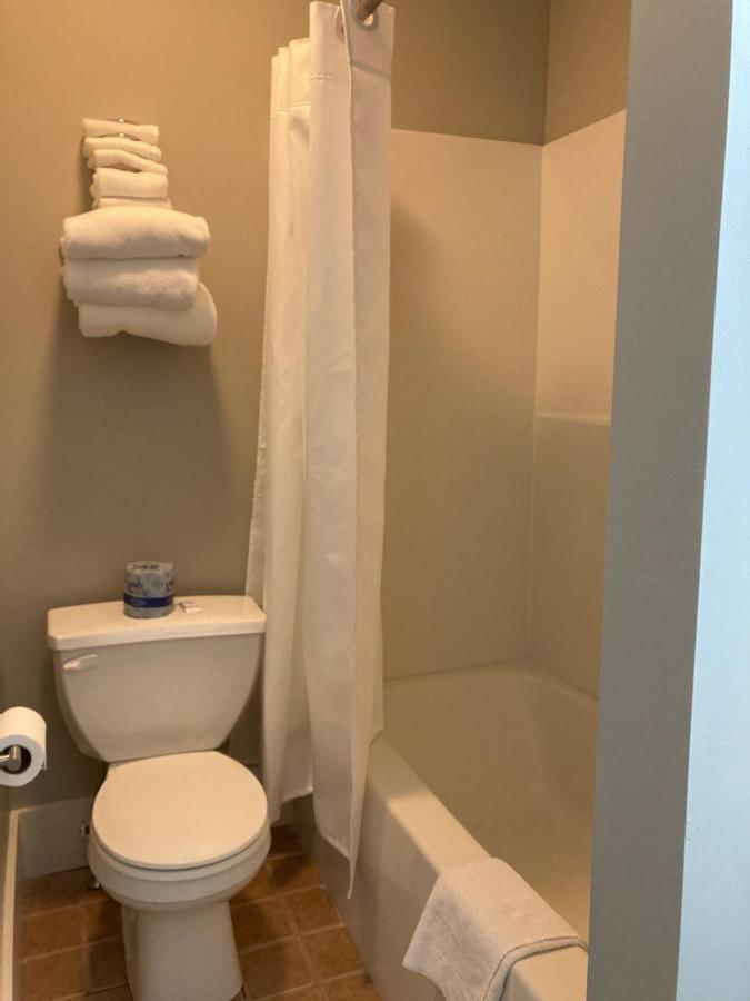 Country Squire Inn And Suites New Holland Екстериор снимка