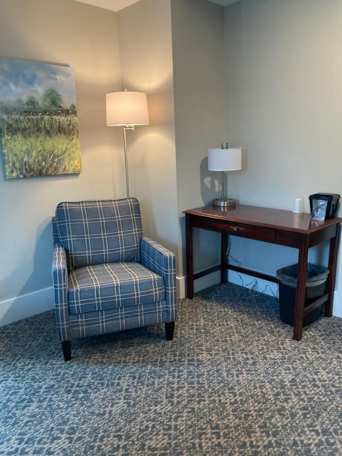 Country Squire Inn And Suites New Holland Екстериор снимка