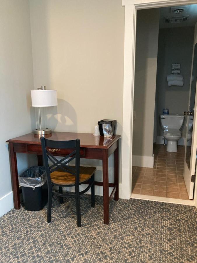 Country Squire Inn And Suites New Holland Екстериор снимка
