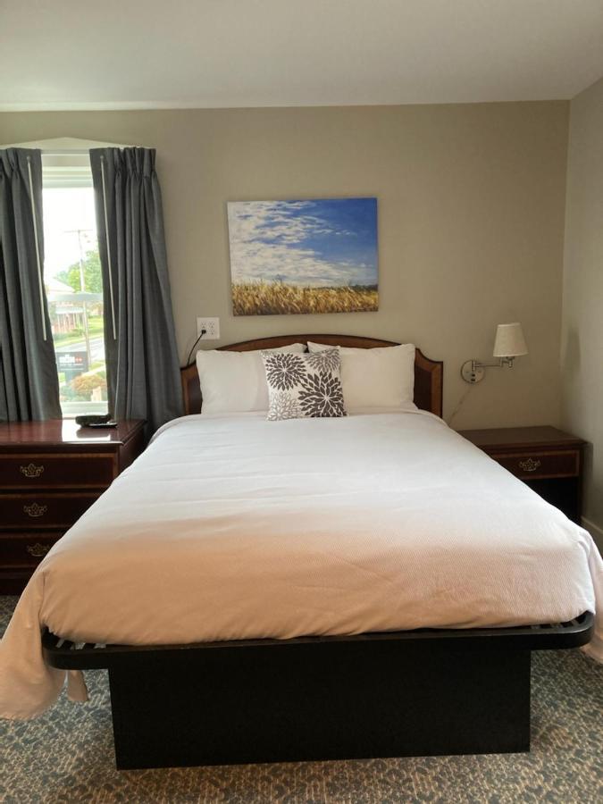Country Squire Inn And Suites New Holland Екстериор снимка