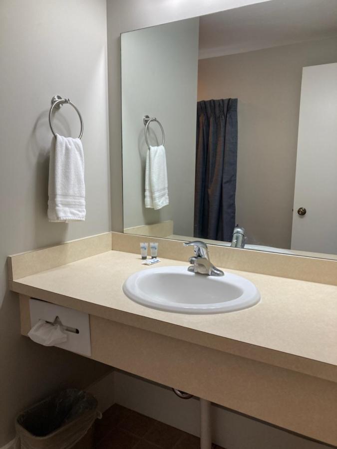 Country Squire Inn And Suites New Holland Екстериор снимка