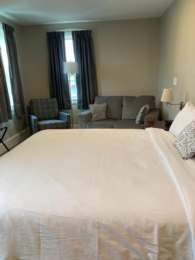 Country Squire Inn And Suites New Holland Екстериор снимка