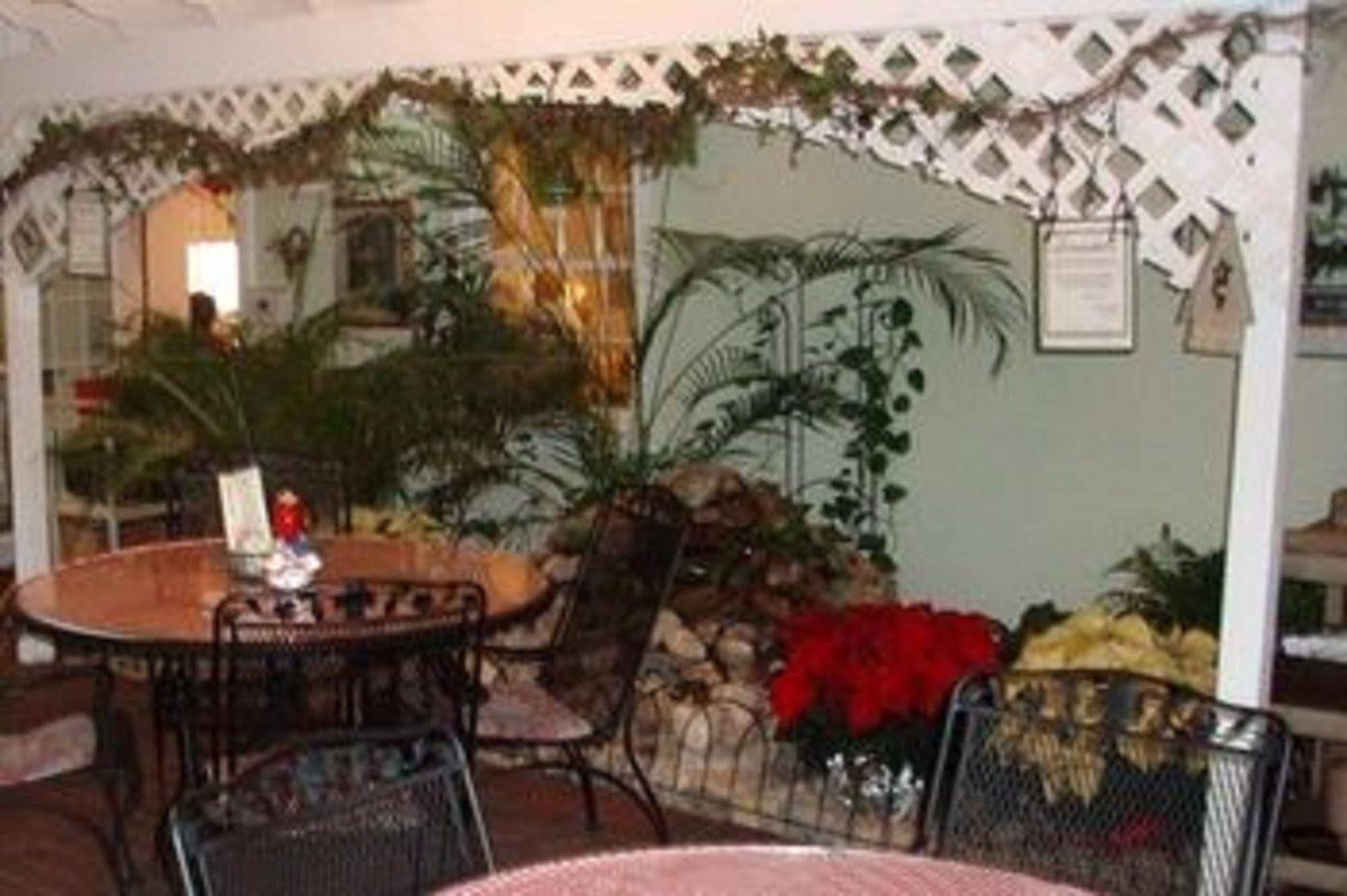 Country Squire Inn And Suites New Holland Екстериор снимка